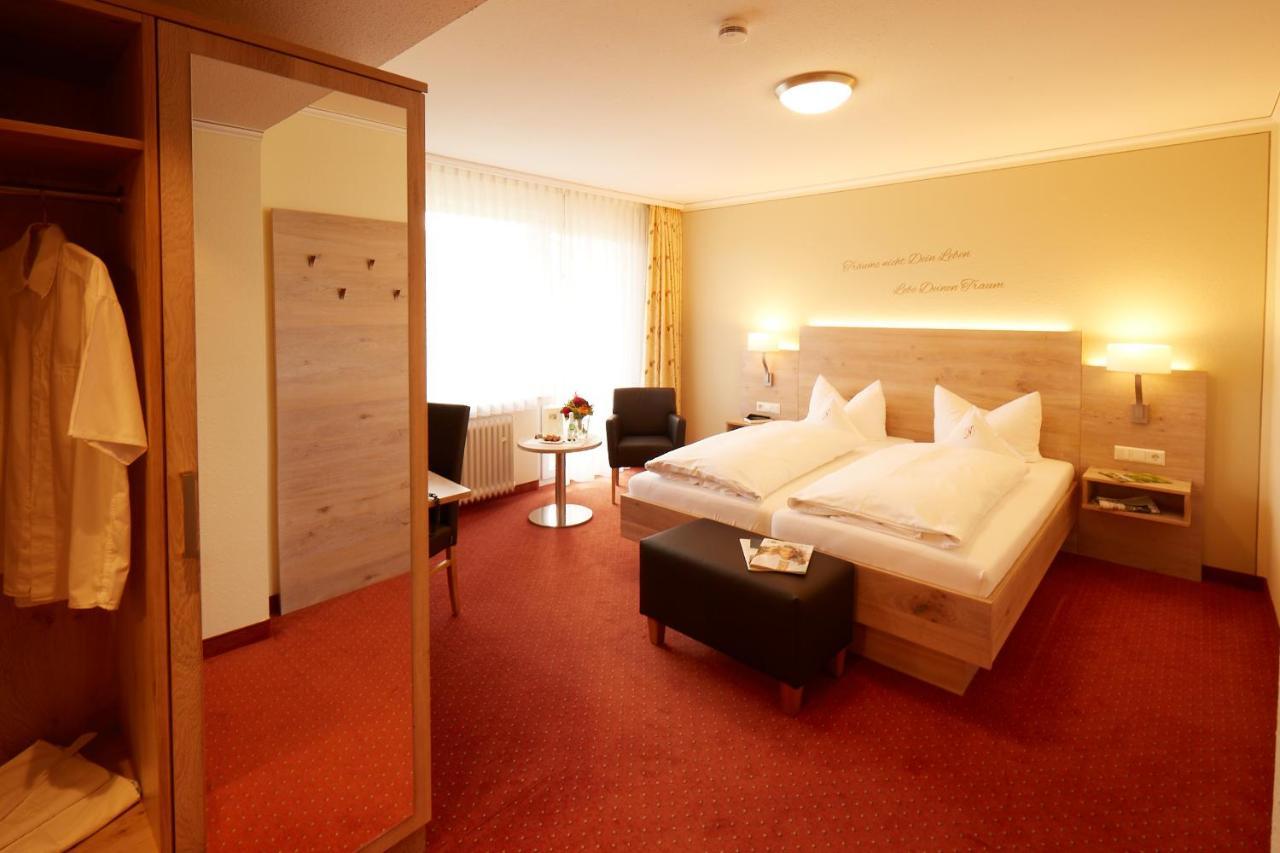 Wander- & Wellnesshotel Naegele Хёхеншванд Экстерьер фото