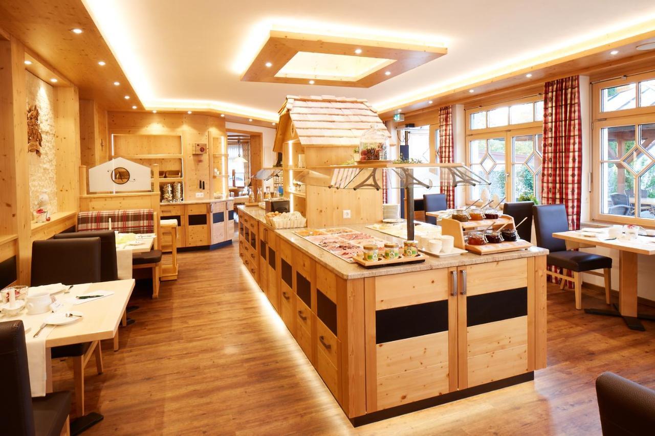 Wander- & Wellnesshotel Naegele Хёхеншванд Экстерьер фото