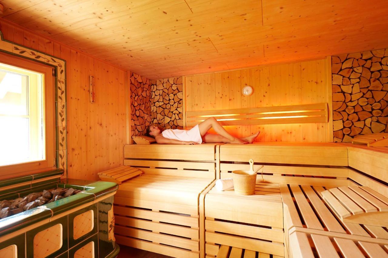 Wander- & Wellnesshotel Naegele Хёхеншванд Экстерьер фото
